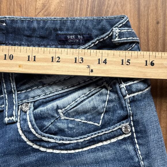 Vigoss The New York Capri Womens Size‎ 5/6 Jeans Embellished Flap Pockets - Picture 2 of 8